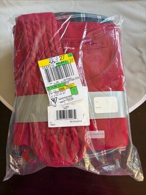 Liz Claiborne Red Plaid Women’s Pajama 4 Piece Set With Throw & Socks NWT